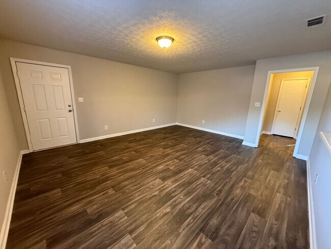 Foto del edificio - Cozy 2BR/1BA Duplex Near UGA – Comfort & Convenience in East Athens