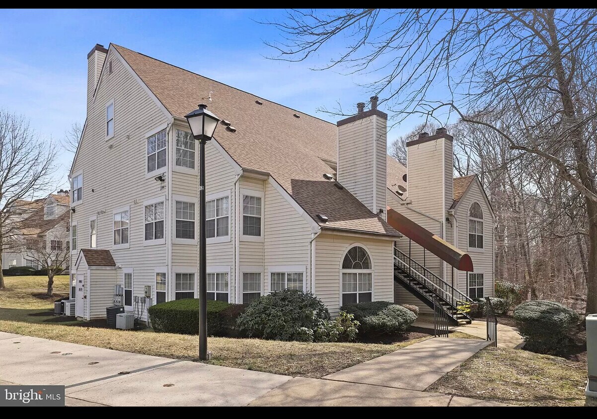 1003 Fallcrest Ct Unit 102, Bowie, MD 20721 Condo for Rent in Bowie