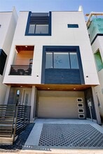 Building Photo - 511 Memorial Heights Dr