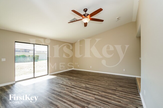 Foto del edificio - 2203 SW 11th Ct