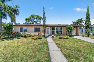 Building Photo - 907 Wright Dr