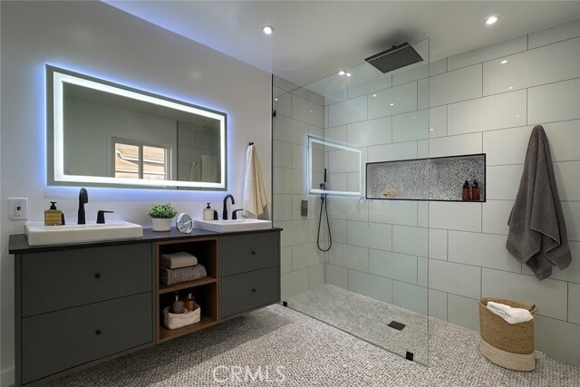 Building Photo - 2212 Linda Flora Dr