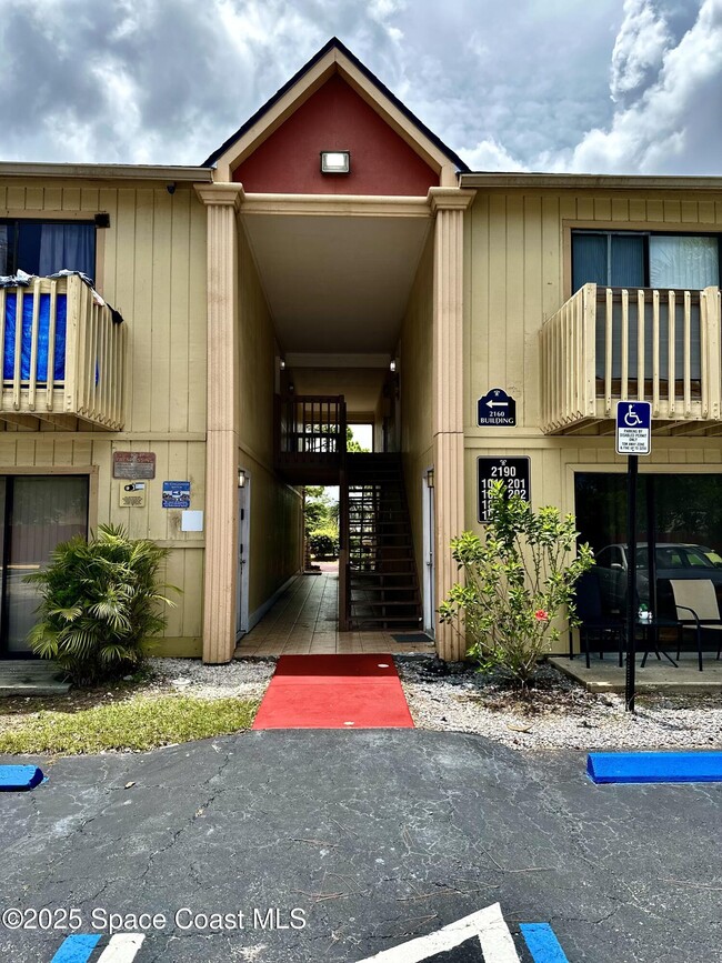 Building Photo - 2190 Forest Knoll Dr NE