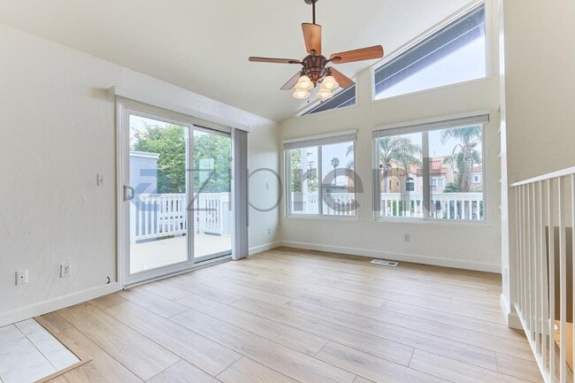 Building Photo - 405 20th St