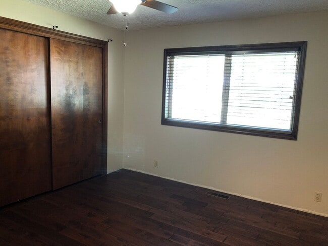 Building Photo - 3 bedroom 2 bath home in North Bonneville.