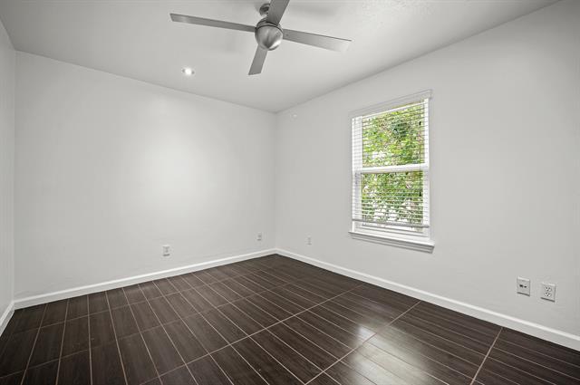 Foto del edificio - 9127 Valley Chapel Ln