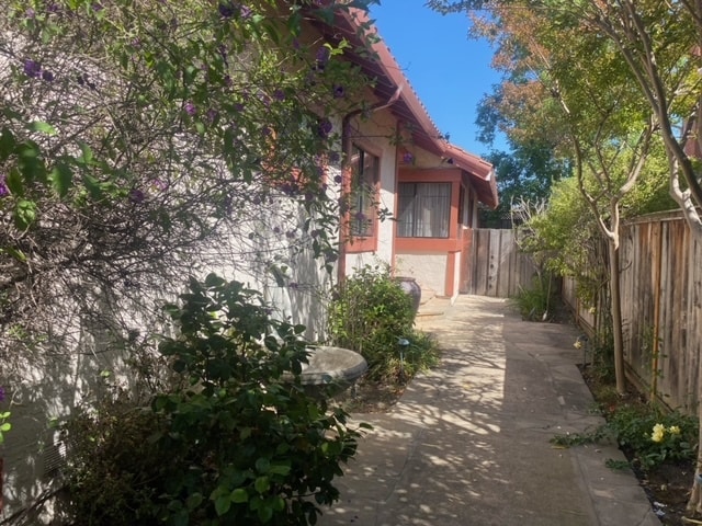 Building Photo - 1129 Vailwood Way