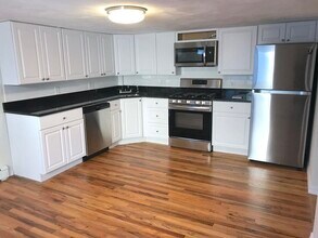 Building Photo - 144 Thorndike St