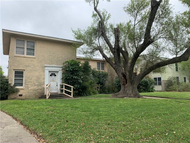 Building Photo - 251 Rosebud Ave