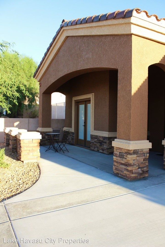 Foto del edificio - 3 br, 3 bath House - 1074 Glen Eagles Dr