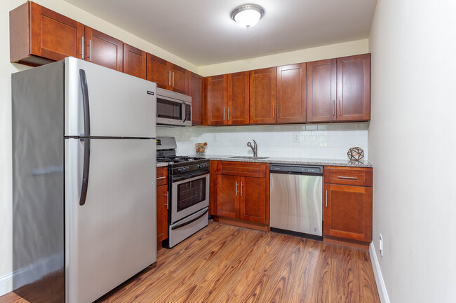 Kitchen - The Village of Pennbrook Apartments