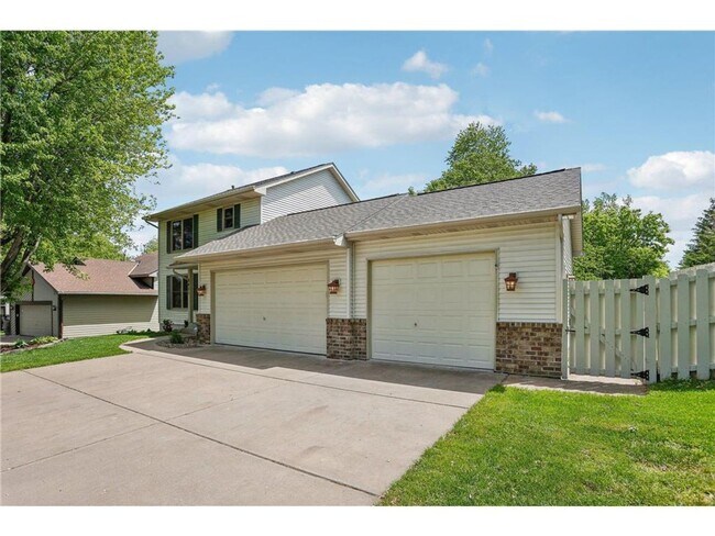 Foto del edificio - 8671 Pheasant Run Rd