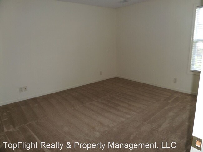 Building Photo - 3 br, 2.5 bath House - 2495 Elkmont Dr