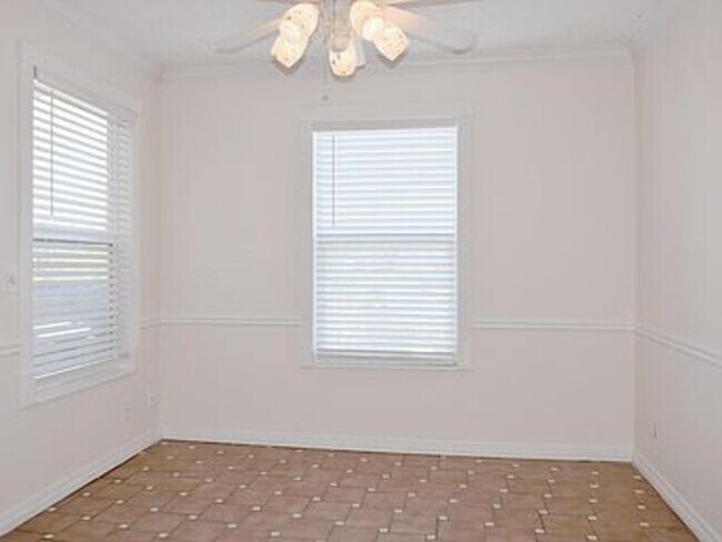 Building Photo - 3121 S Tamarac Dr