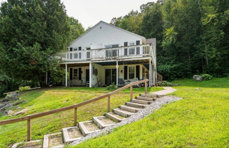 Primary Photo - 33 village plaza Rd