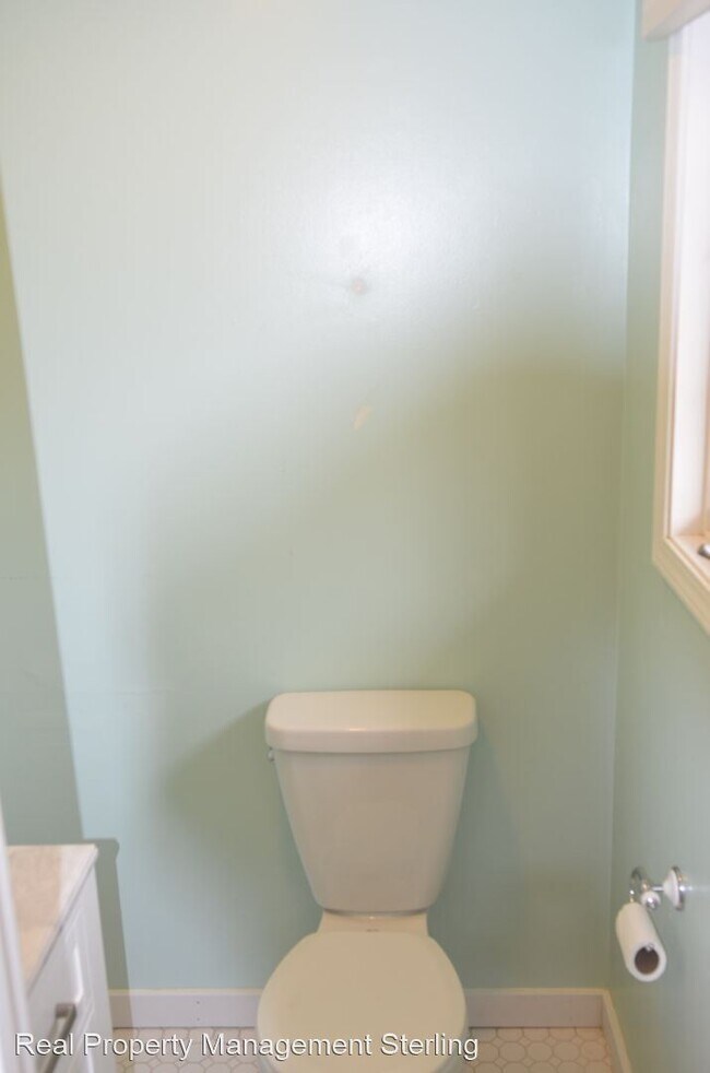 Building Photo - 3 br, 2 bath House - L7 Stonehedge Drive