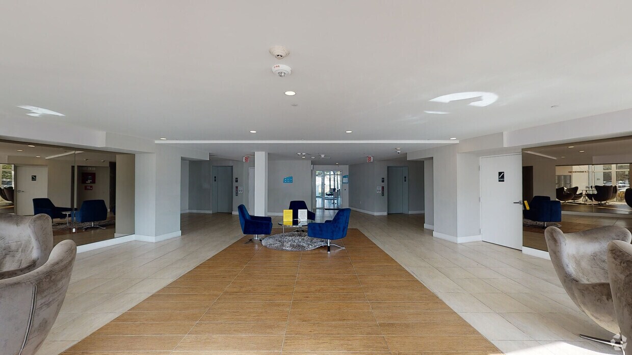 Photo - The Club at Crystal Lake Apartments