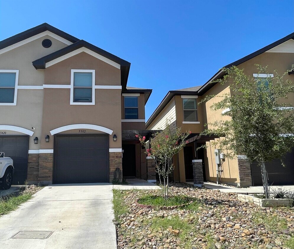 5502 Montevista Dr Unit 1, Laredo, TX 78041 Condo for Rent in Laredo