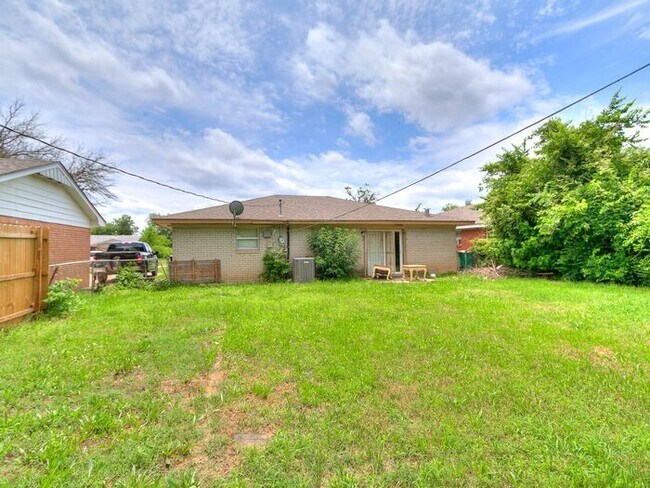 Building Photo - 213 NW 82nd St