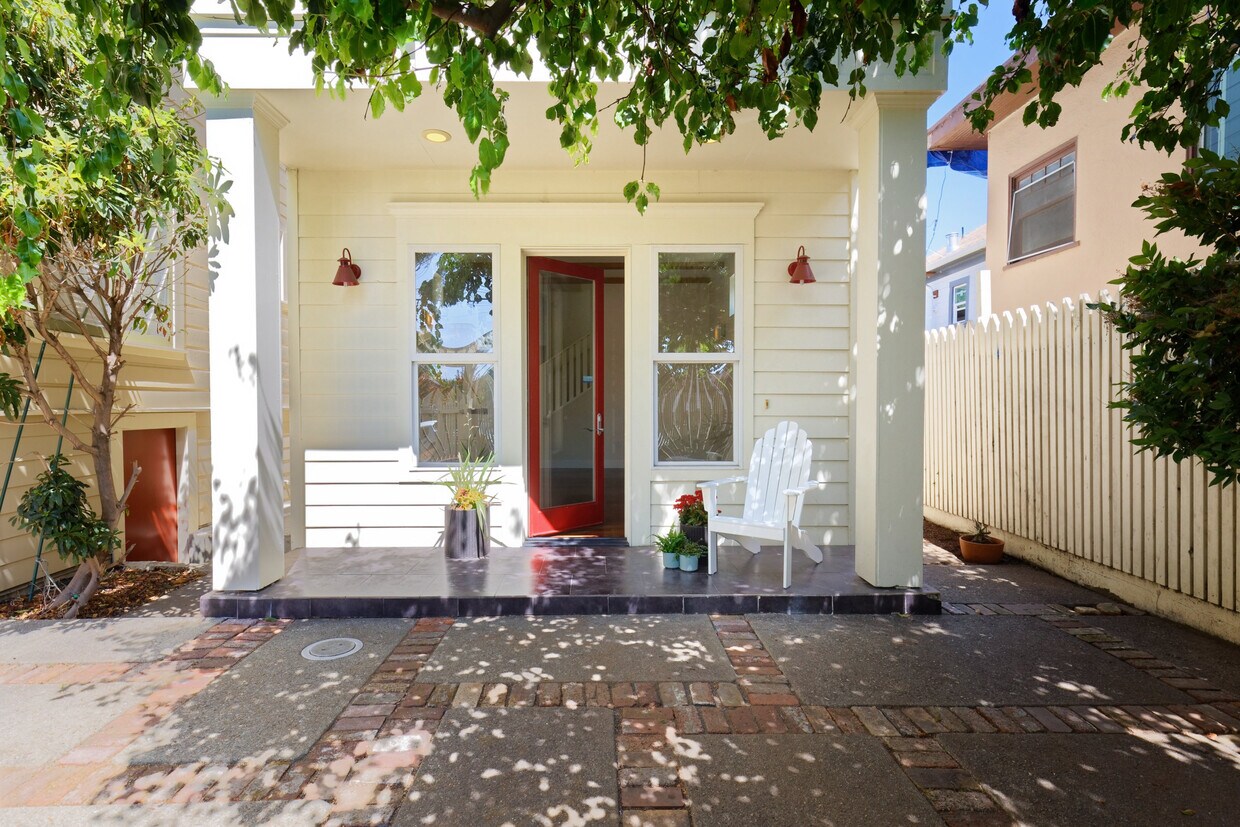 Primary Photo - 966 43rd St