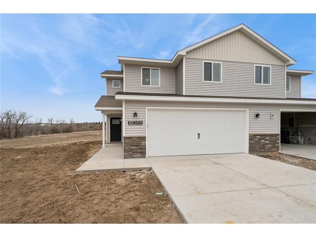 Foto principal - 18061 Walnut Circle