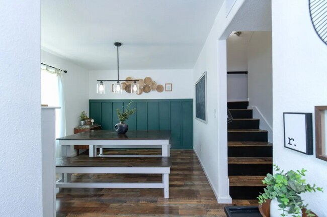 Foto del edificio - 1228 E Waterview St