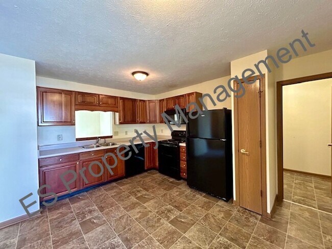 Foto del edificio - Wonderful 3 Bedroom 2 Bathroom Red Brick Front Ranch Home in Warren Township!