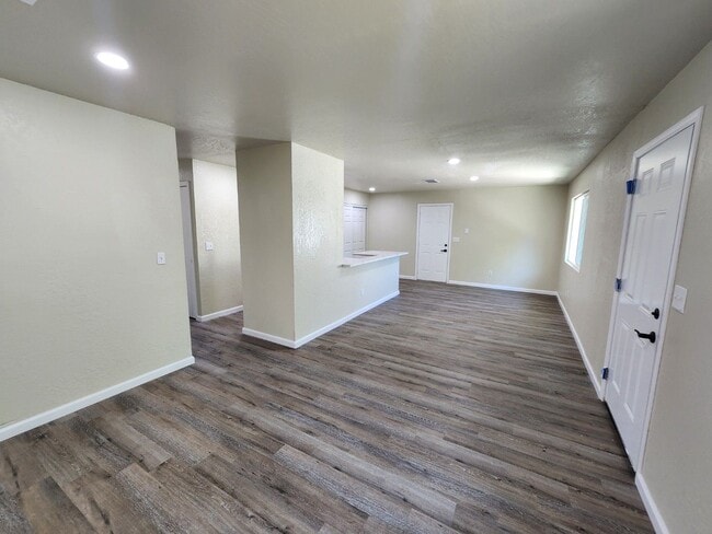 Foto del edificio - Beautiful Remodled, 4 Bedroom Home!