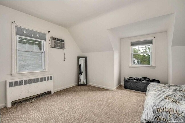 Foto del edificio - 100 Willis Ave.