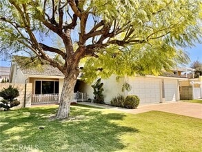 Building Photo - 202 S Barbara Way