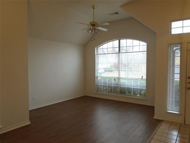Foto del edificio - 320 Pebblebrook Ln