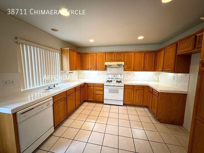 Foto del edificio - 38711 Chimaera Cir