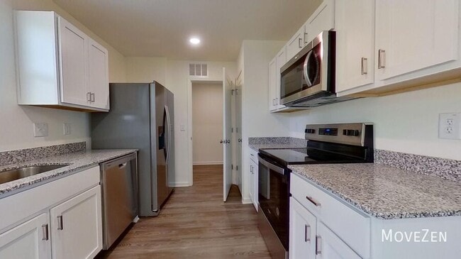 Foto del edificio - 813 Smokey Ridge Rd