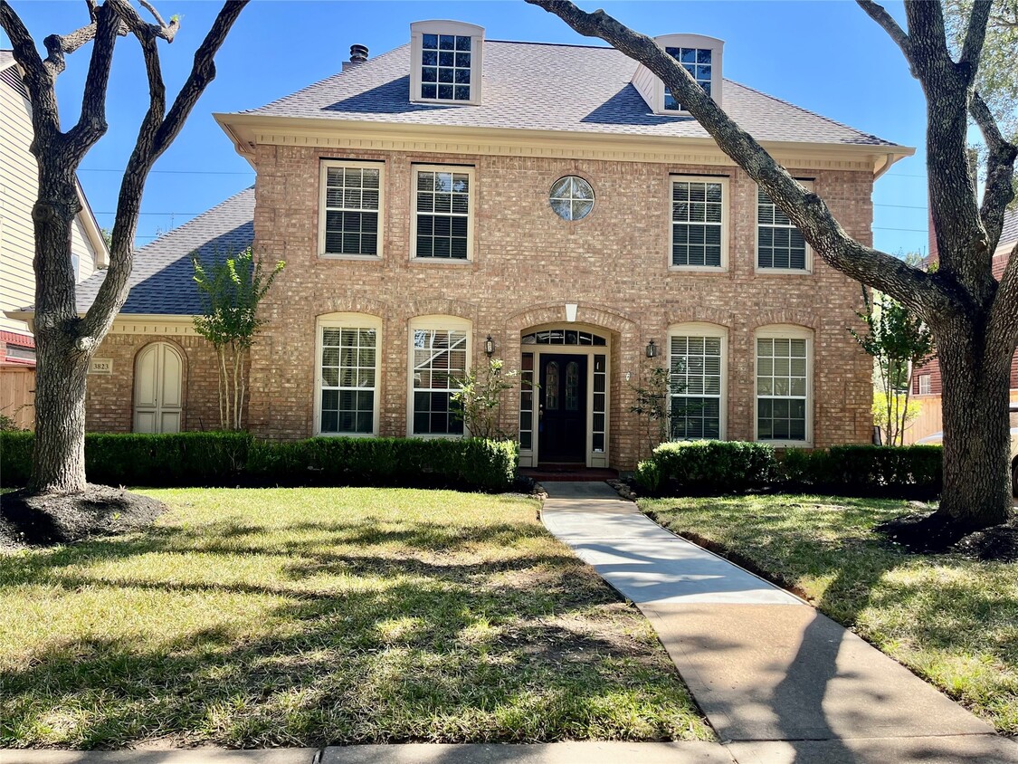 Foto principal - 3823 Elkins Rd