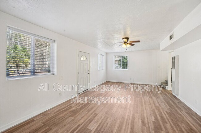 Foto del edificio - 4902 Valley Dale Ct SW