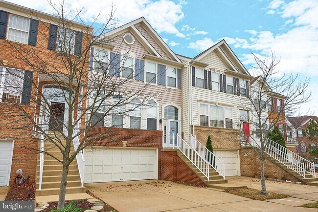 Building Photo - 44111 Saxony Terrace