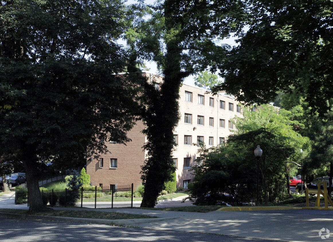 The Archbold Apartments 2725 39th St NW Washington, DC