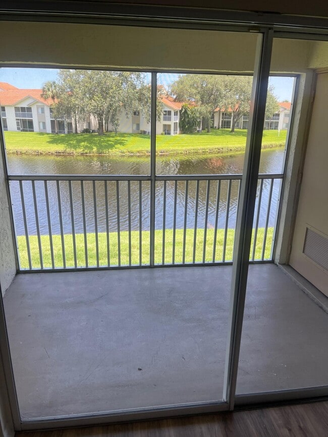 Foto del edificio - 6202 Glenmoor Dr