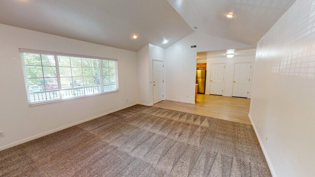 Building Photo - 370 E 1420 S