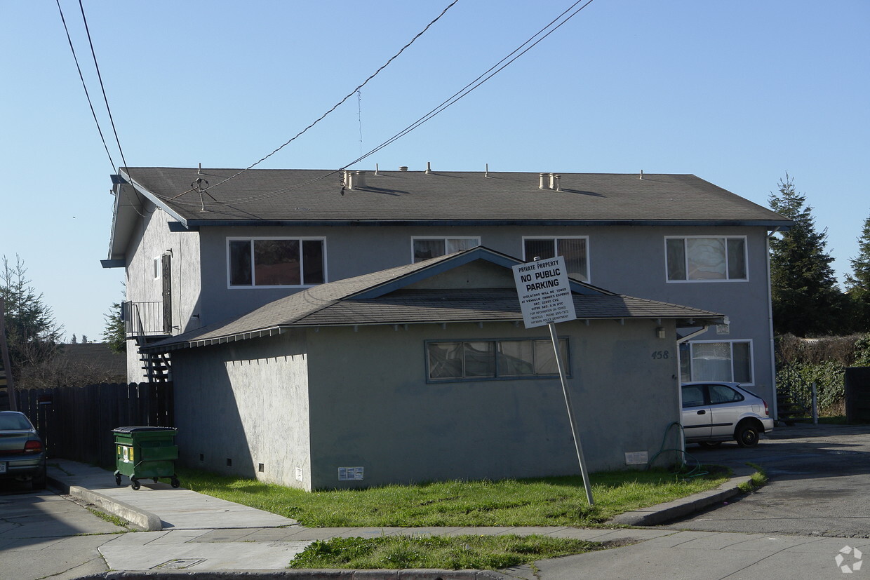 Building Photo - 458 Ranker Pl