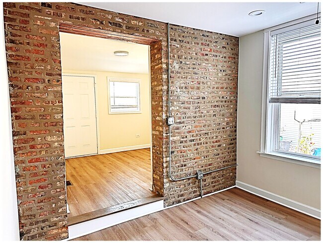 Building Photo - 2338 W 18th Pl