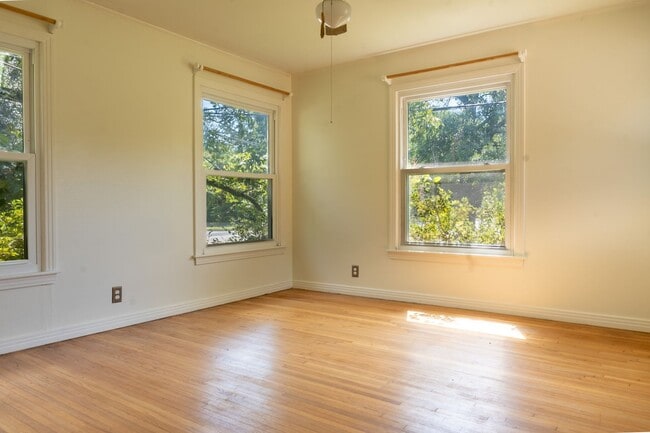 Foto del edificio - Prime Location in the Heart of Tyler- Move -in Ready!