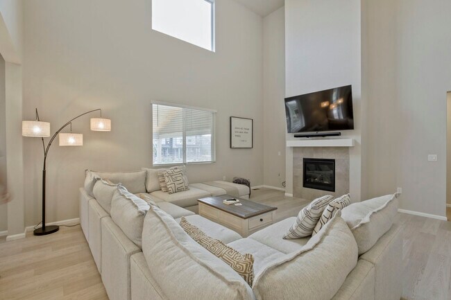Building Photo - 1617 Colorado River Dr