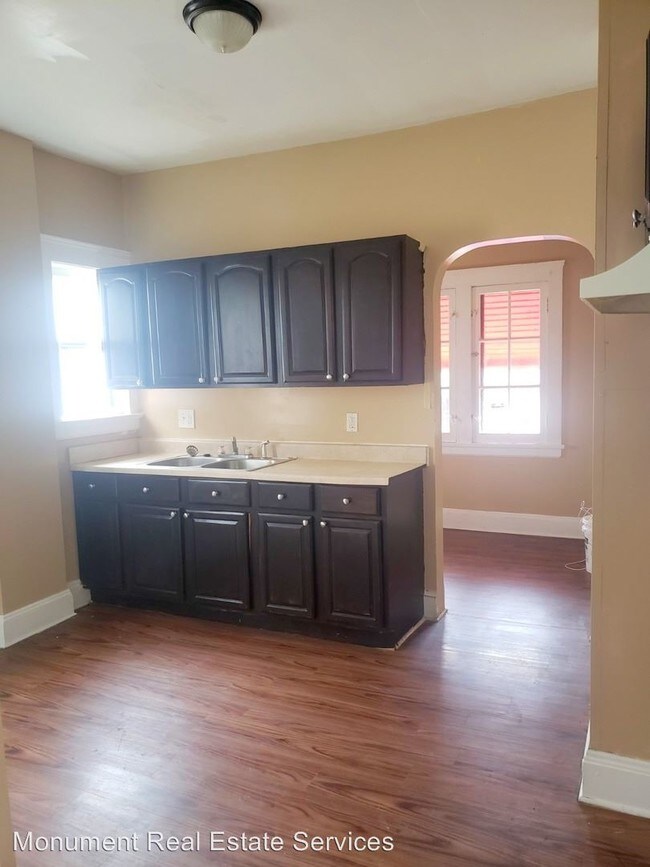 Foto del edificio - 4 br, 1 bath House - 12323 Castlewood Ave