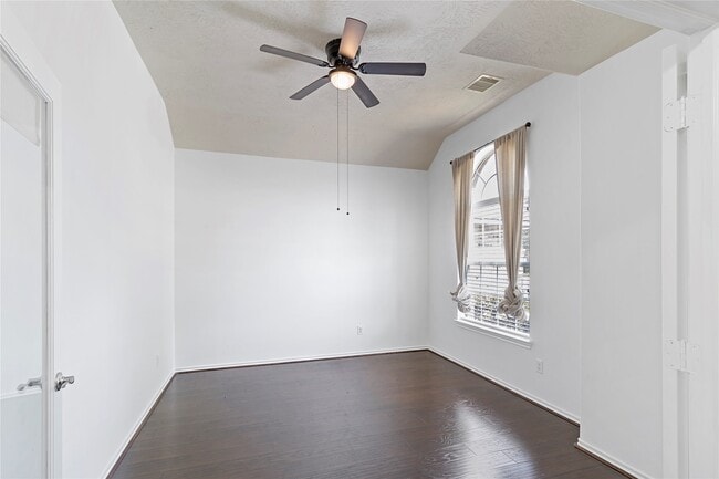 Building Photo - 23307 W Pine Ivy Ln