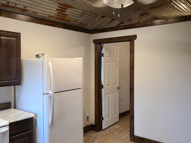 Building Photo - 321 Co Rd 221