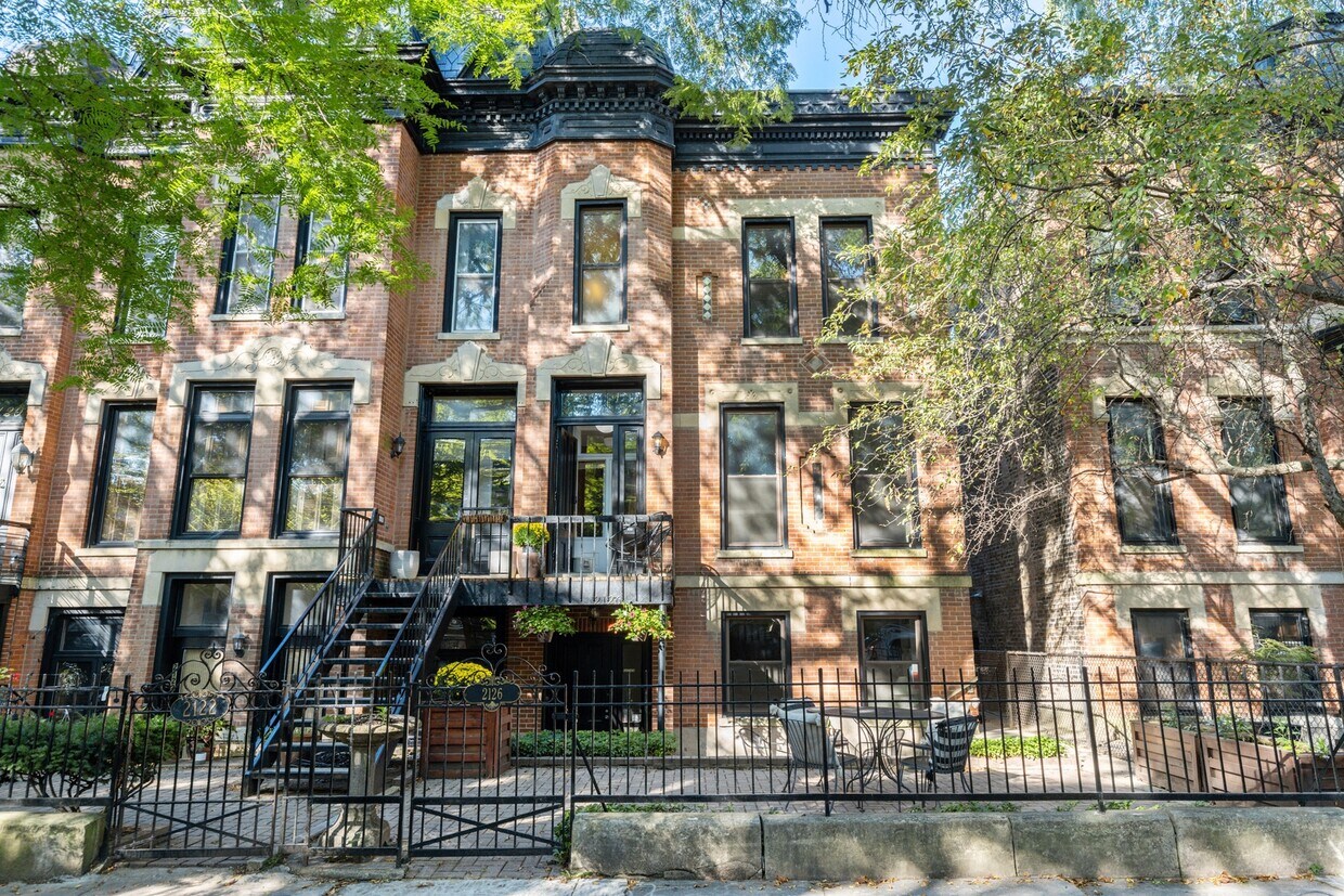 Primary Photo - 2126 N Bissell St