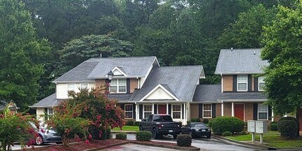 Building Photo - 627 Bear Dr
