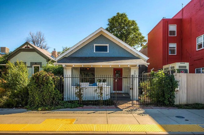 Gorgeous bungalow in historic five points neighborhood! - 2922 Welton St