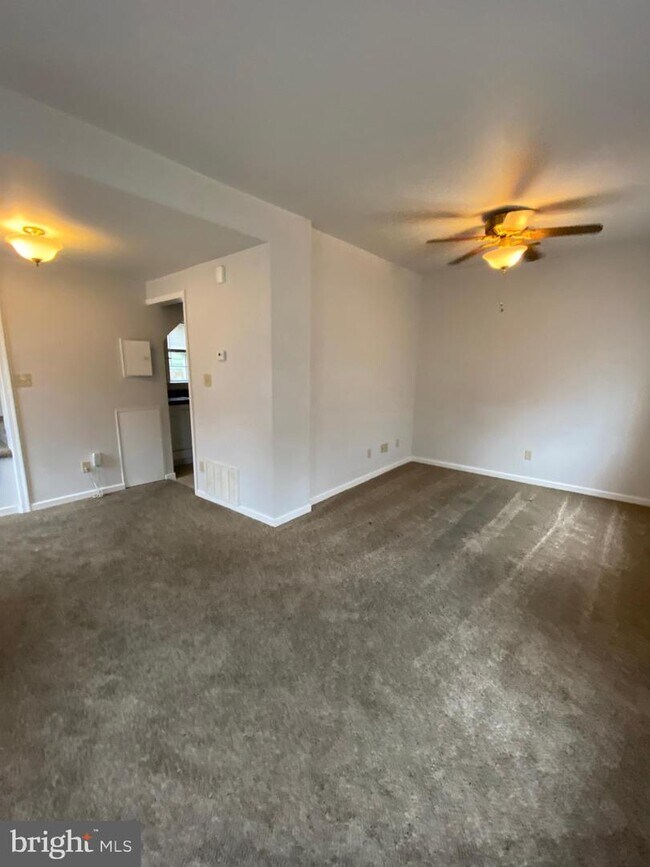 Foto del edificio - 1115-UNIT Winchester St